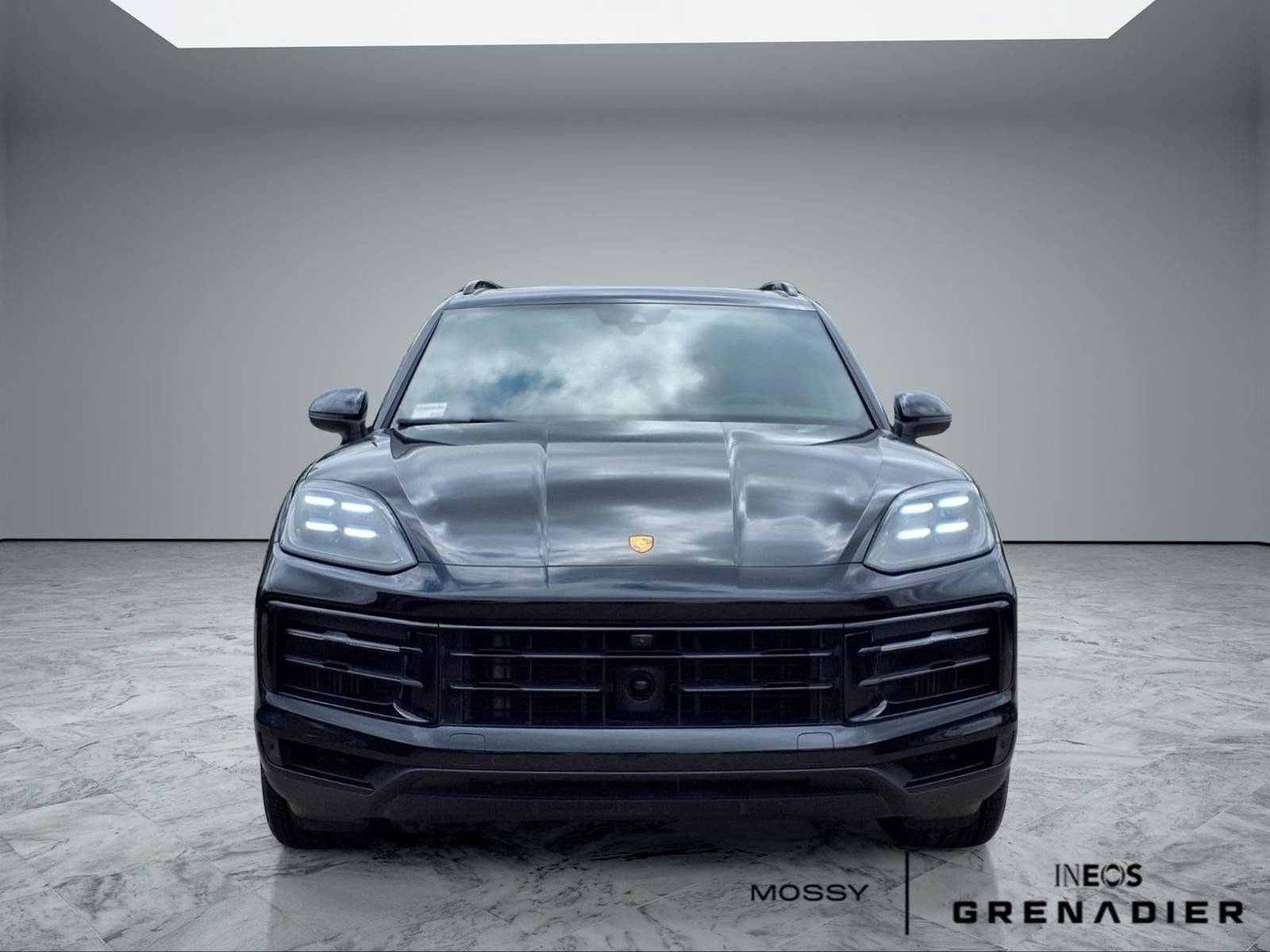 Used 2024 Porsche Cayenne AWD/4WD image 3