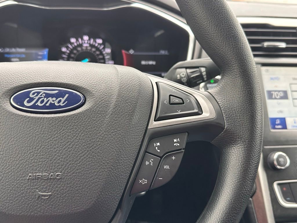 Used 2020 Ford Fusion SE image 27