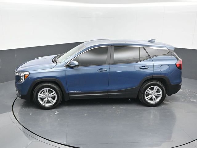 Used 2024 GMC Terrain SLE image 12