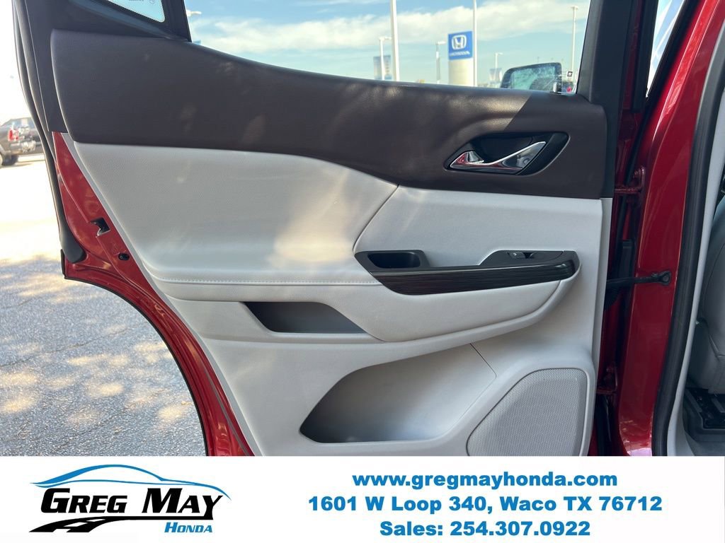 Used 2023 GMC Acadia SLT AWD/4WD image 17