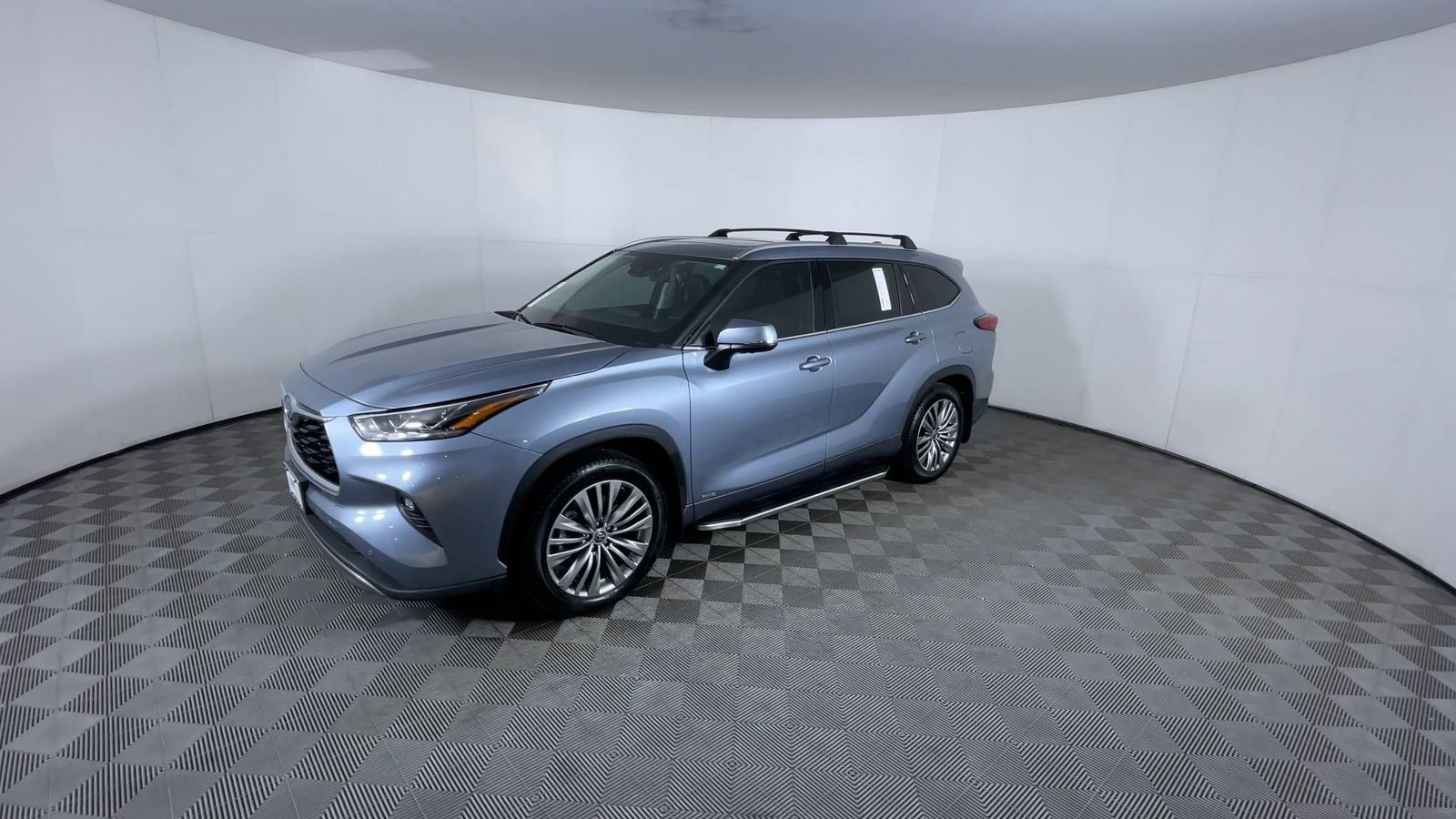 Used 2022 Toyota Highlander Platinum image 4