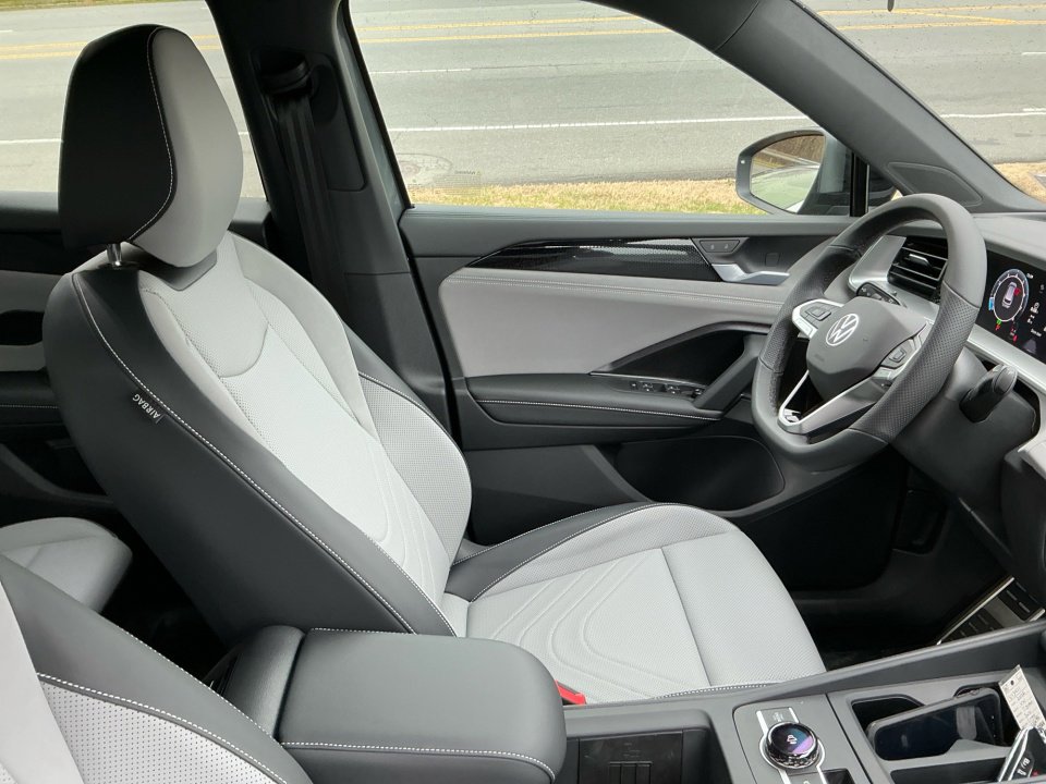 New 2026 Volkswagen Tiguan SE R-Line AWD/4WD image 29