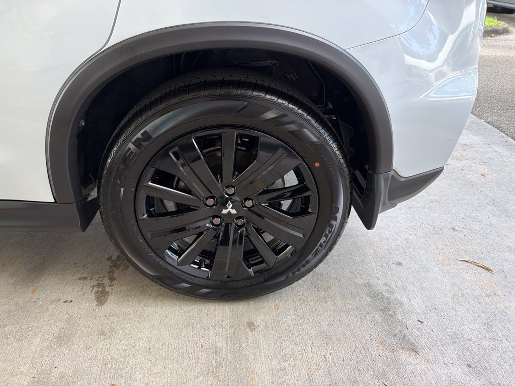 New 2027 Mitsubishi Outlander Sport LE FWD image 15