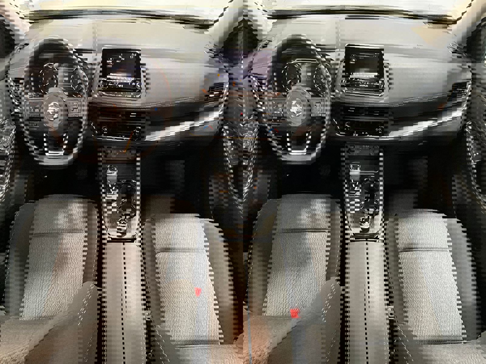 Used 2024 Nissan Rogue SV AWD/4WD image 14