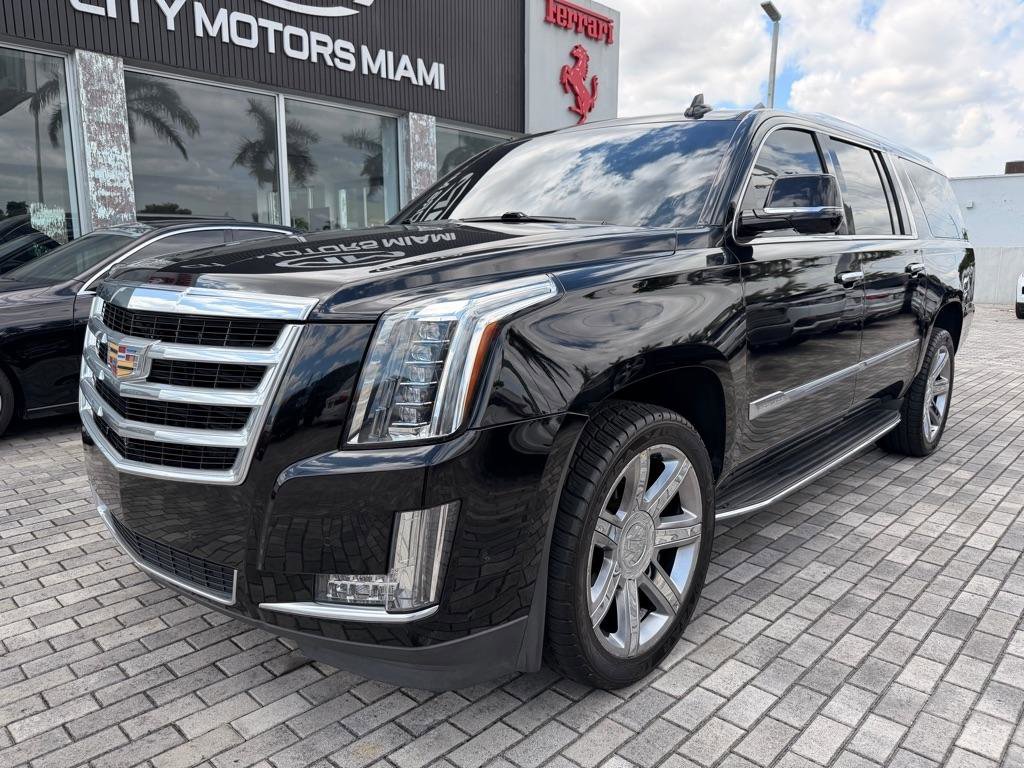 Used 2018 Cadillac Escalade ESV Luxury RWD image 3
