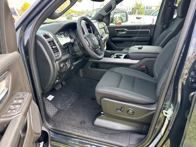New 2027 RAM 1500 4x4 Crew Cab image 9