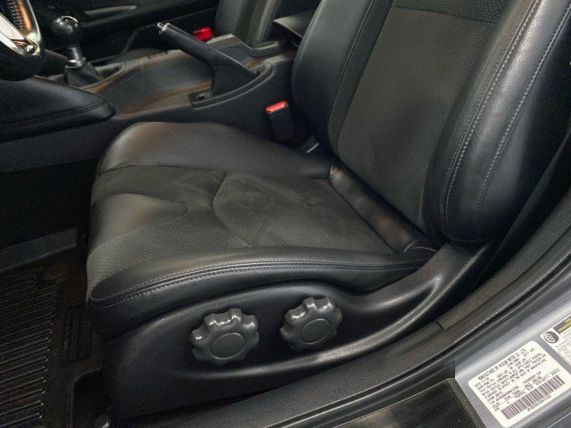 Used 2025 Nissan Z Performance w/ Floor Mat Package RWD image 12