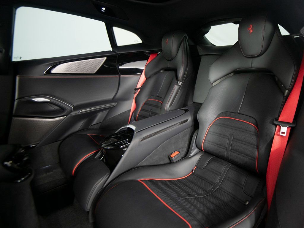 Used 2025 Ferrari Purosangue image 43