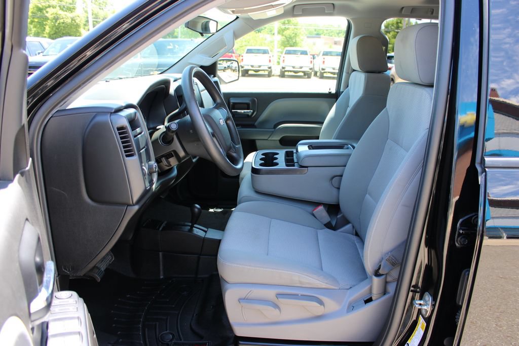 Used 2017 Chevrolet Silverado 1500 Custom w/ Custom Convenience Package AWD/4WD image 11