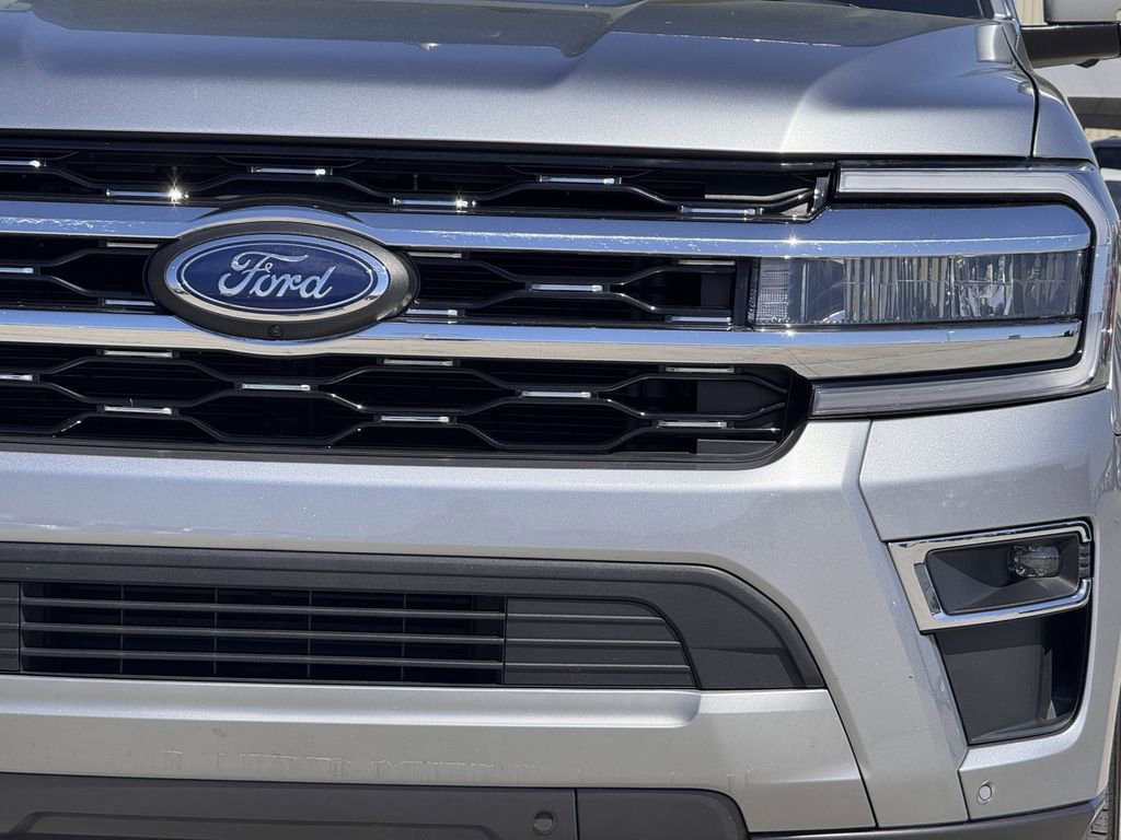 Used 2024 Ford Expedition Limited image 8