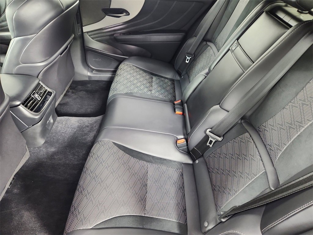 Used 2018 Lexus LS 500 F Sport image 12