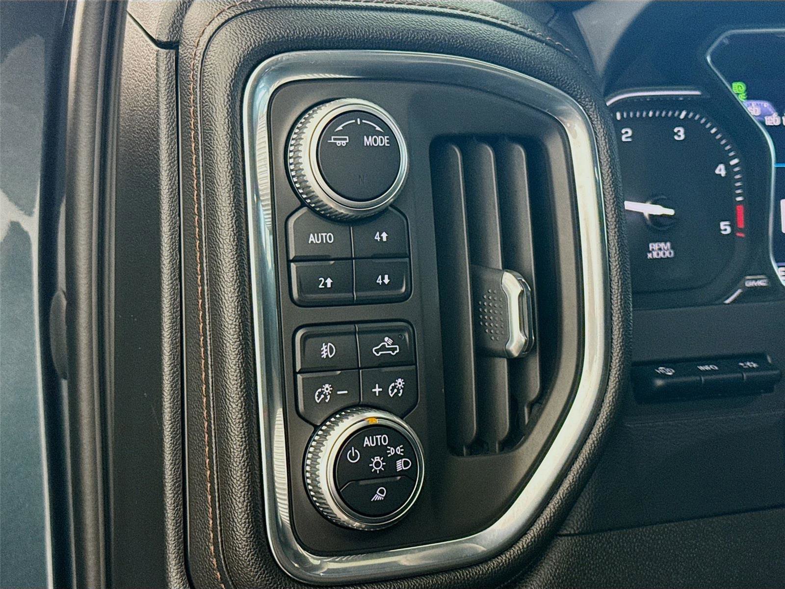 Used 2020 GMC Sierra 2500 AT4 w/ AT4 Premium Package image 7