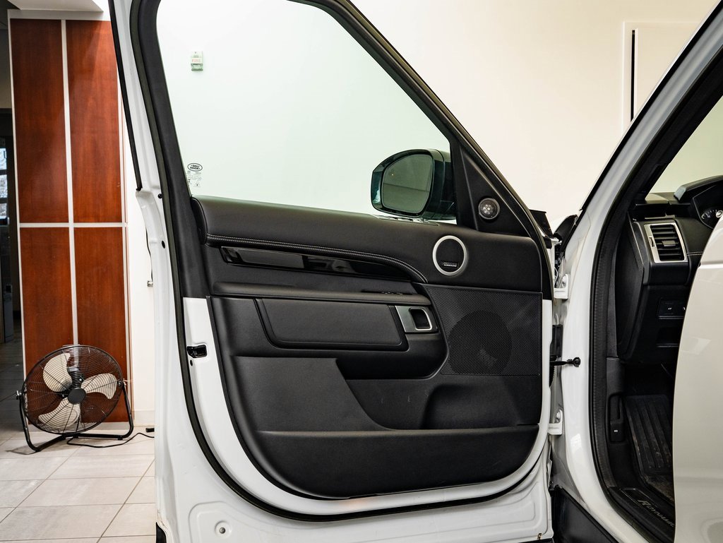 Used 2023 Land Rover Discovery S R-Dynamic image 24