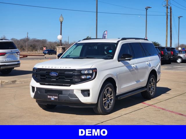New 2026 Ford Expedition Active image 3