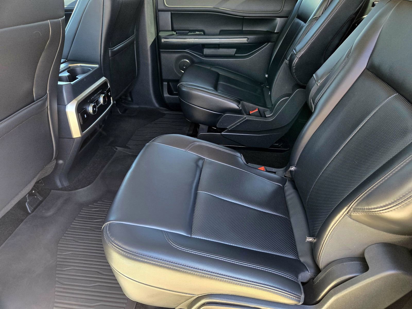 Certified 2023 Ford Expedition Max XLT image 31