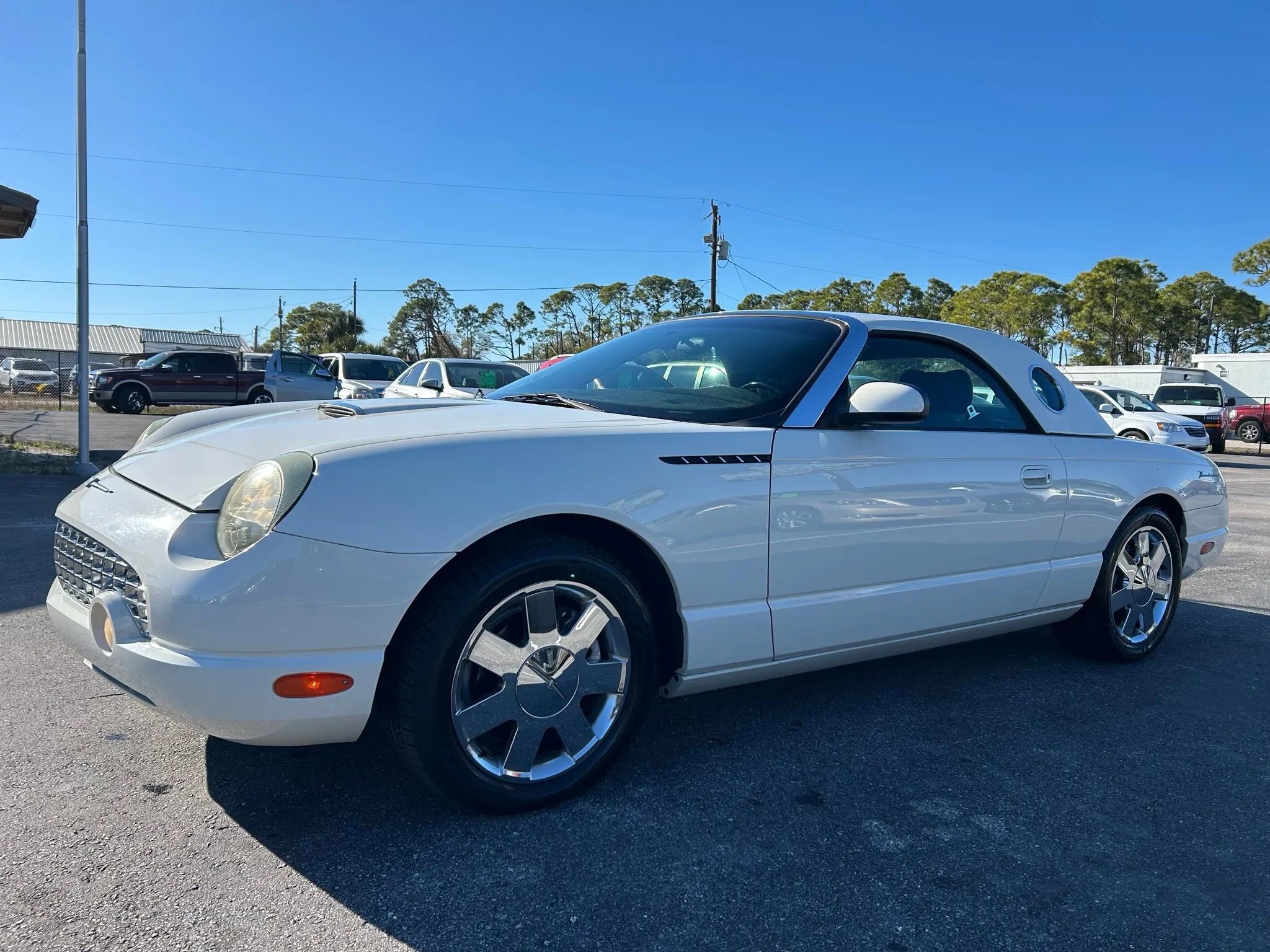 Used 2002 Ford Thunderbird image 12