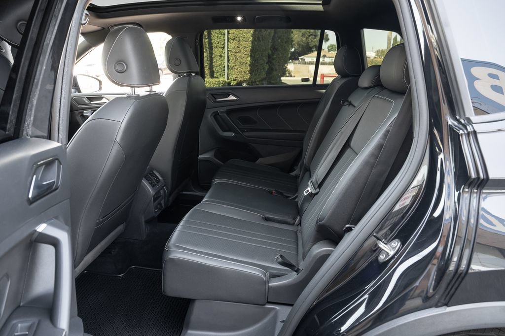 Used 2023 Volkswagen Tiguan SE R-Line FWD image 36
