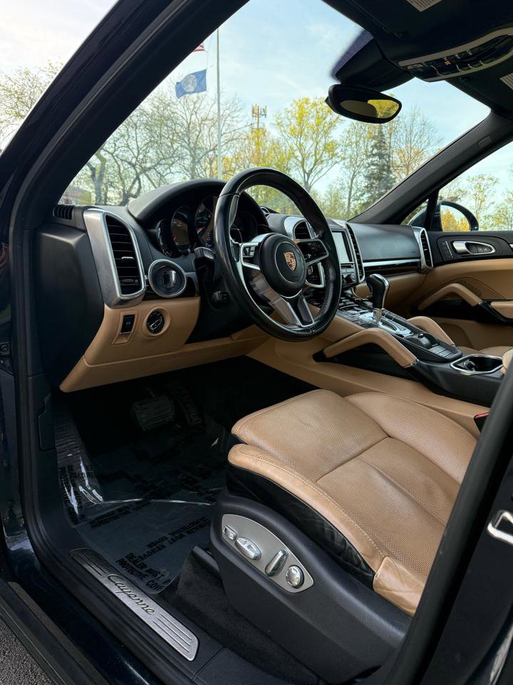 Used 2015 Porsche Cayenne Diesel AWD/4WD image 13