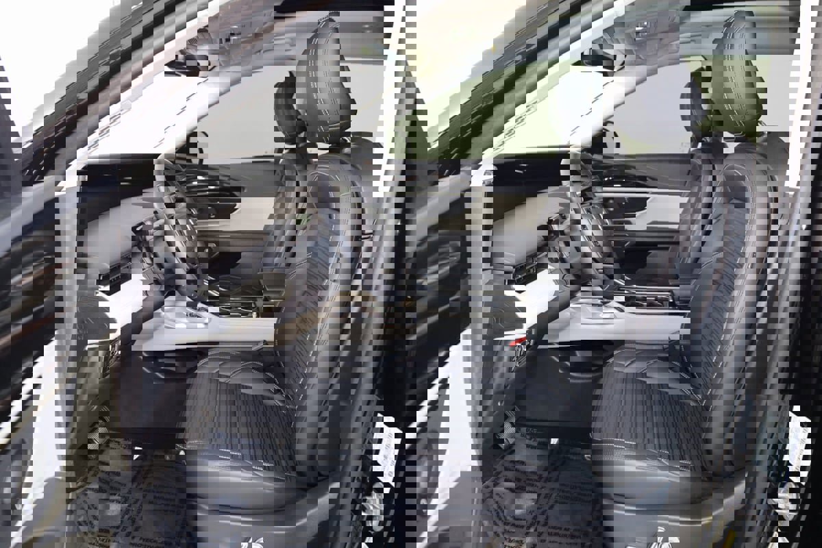 Used 2025 Lincoln Nautilus Reserve AWD/4WD image 12