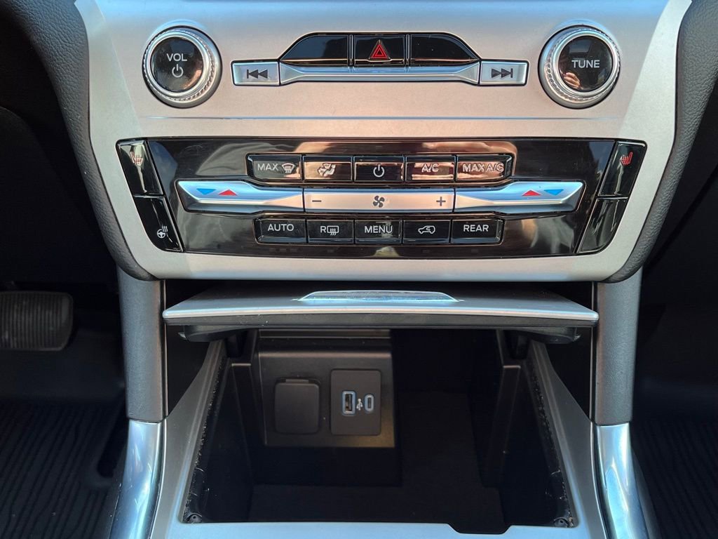 Used 2022 Ford Explorer XLT w/ Equipment Group 202A image 15