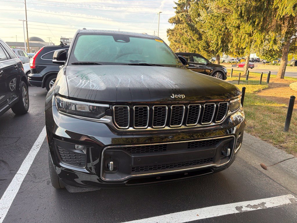 Used 2022 Jeep Grand Cherokee L Overland w/ Luxury Tech Group IV AWD/4WD image 5