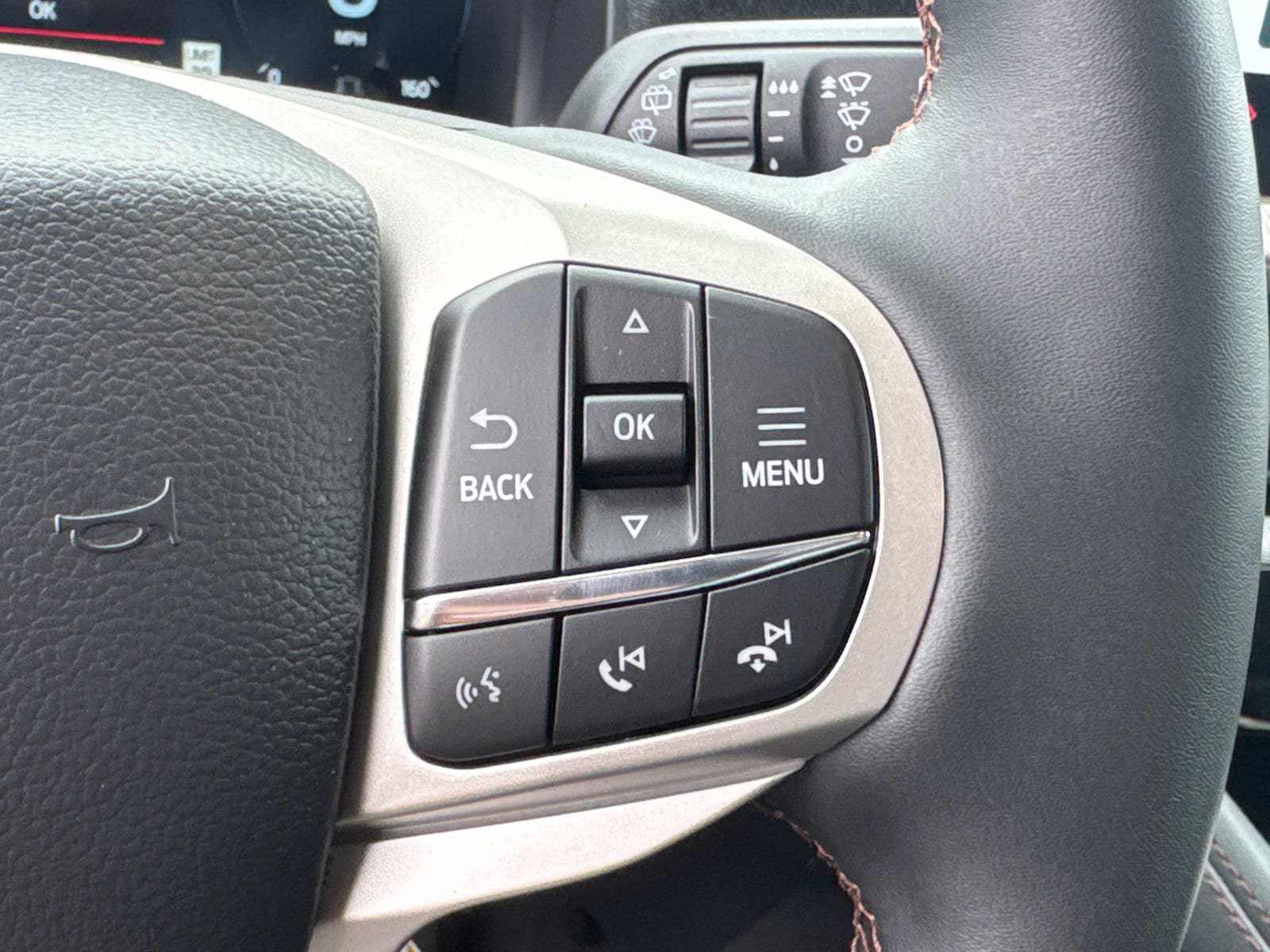 New 2026 Ford Explorer Active RWD image 33