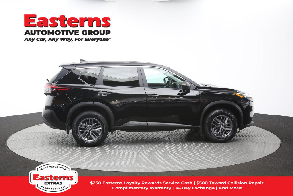 Used 2023 Nissan Rogue S AWD/4WD image 46