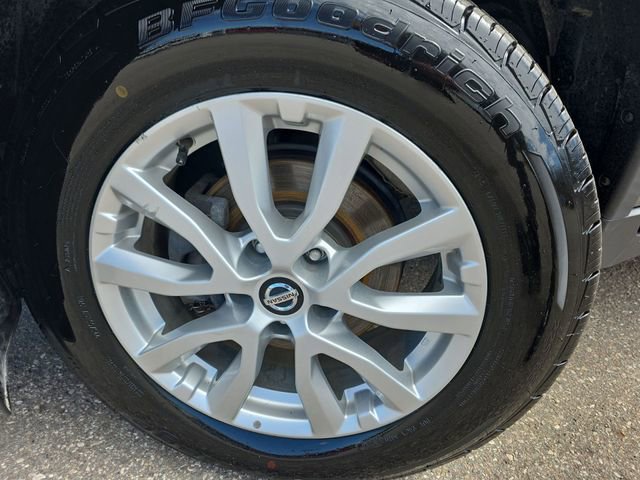 Used 2018 Nissan Rogue SV image 10
