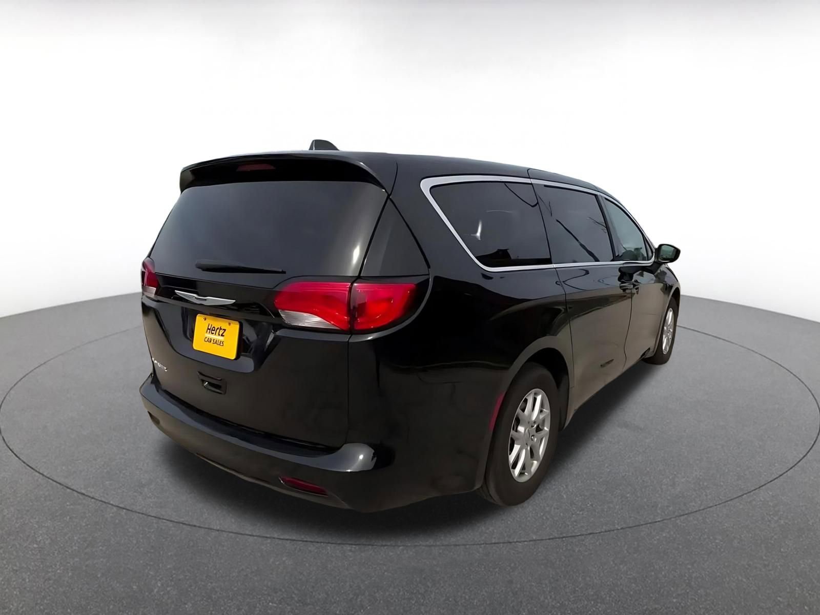 Used 2024 Chrysler Voyager LX FWD image 15