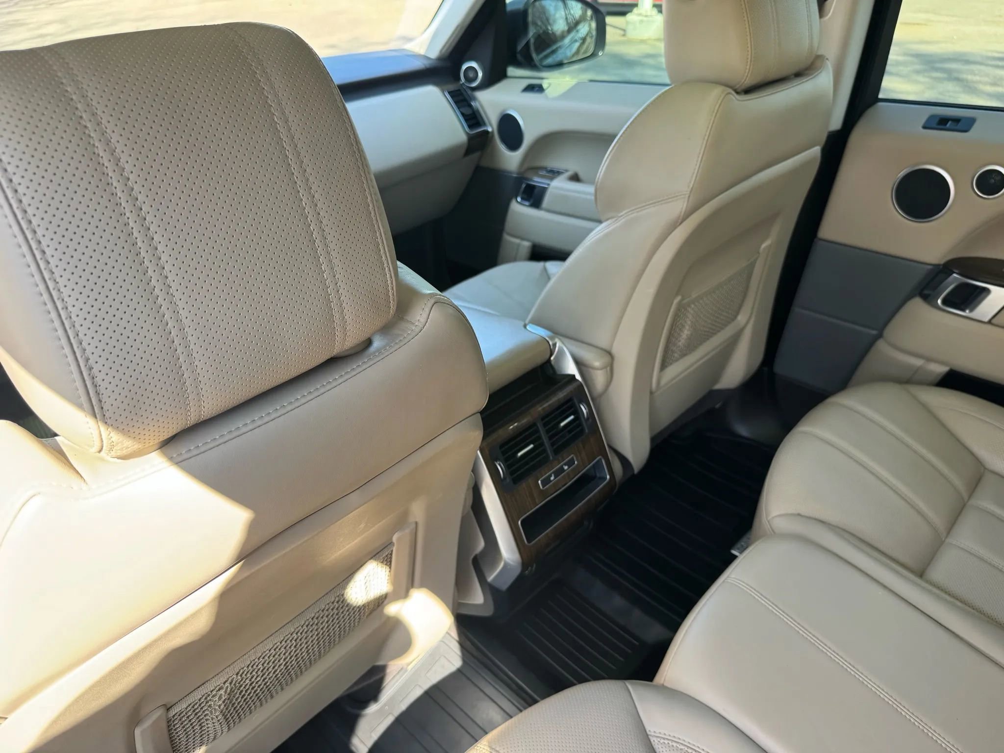 Used 2017 Land Rover Range Rover Sport HSE image 19