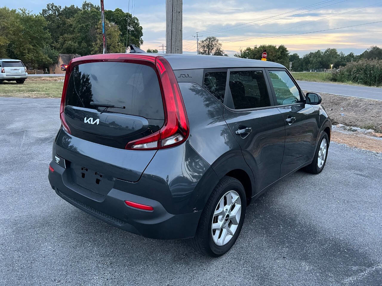 Used 2022 Kia Soul LX w/ Technology Package image 3