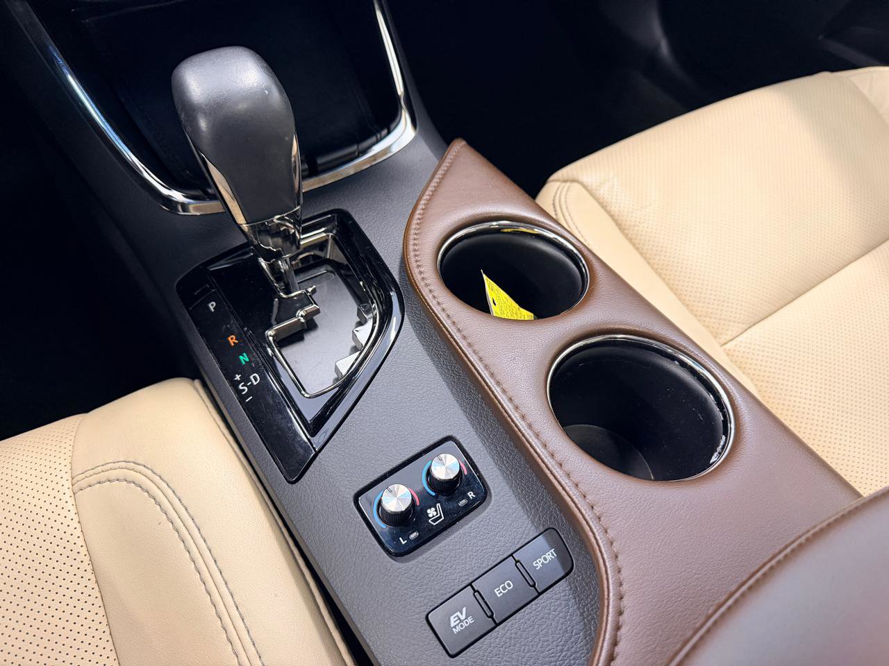 Used 2015 Toyota Avalon Limited FWD image 38