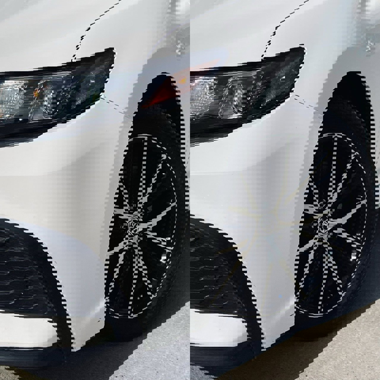 Used 2024 Toyota Camry SE image 8