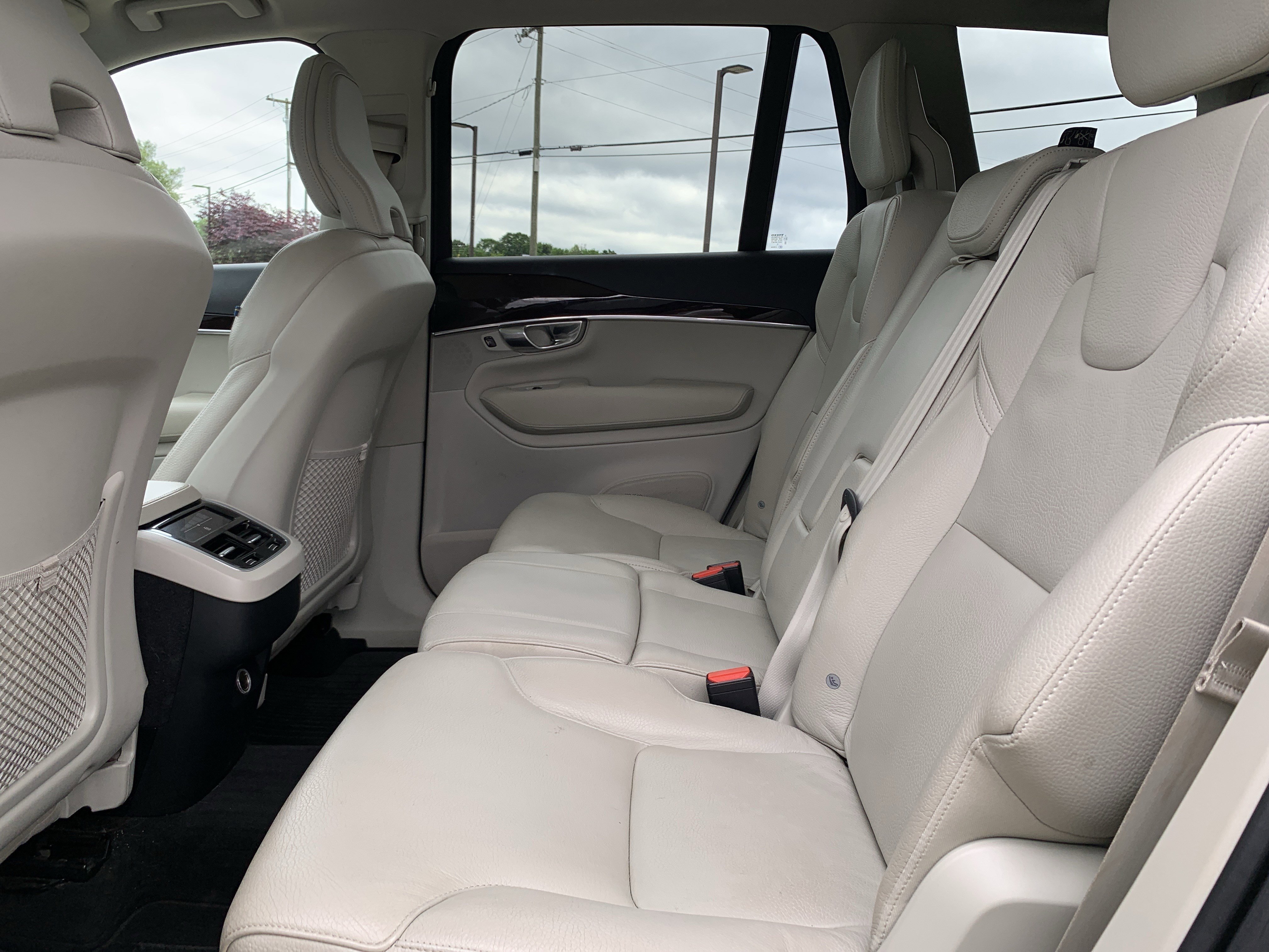 Used 2019 Volvo XC90 T6 Momentum w/ Advanced Package AWD/4WD image 32