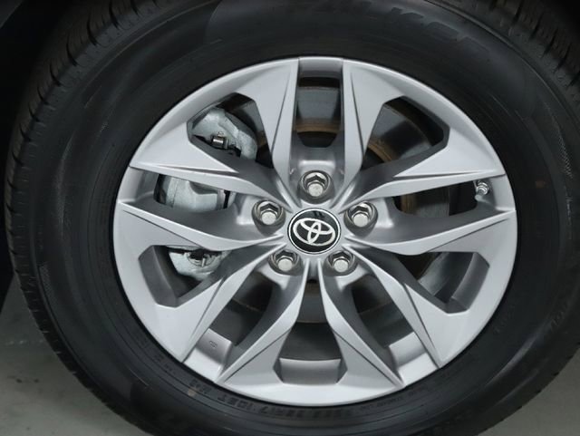 Used 2024 Toyota Sienna XLE image 43