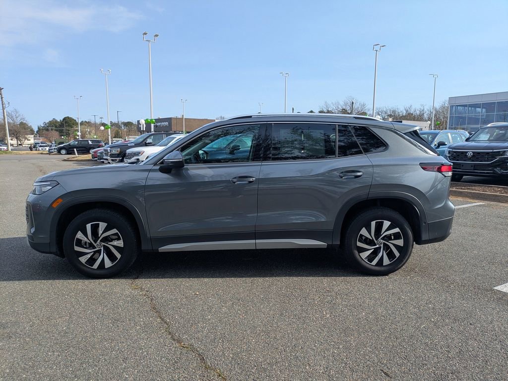 Certified 2025 Volkswagen Tiguan S image 7