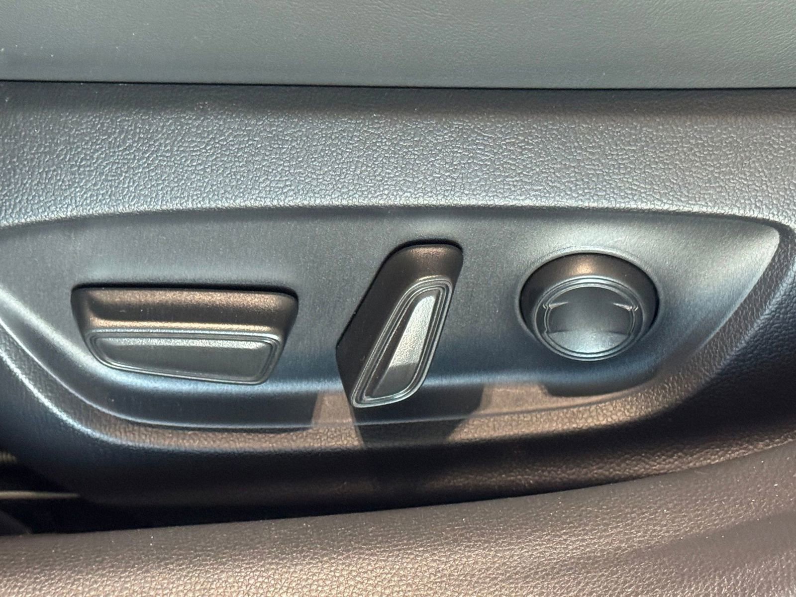 New 2026 Toyota Prius Plug-In Hybrid image 17