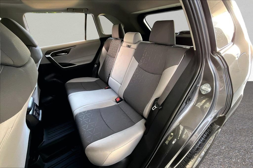 Used 2025 Toyota RAV4 XLE w/ Convenience Package FWD image 24