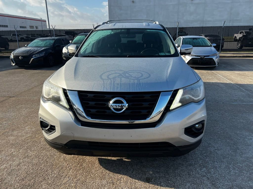 Used 2020 Nissan Pathfinder SL image 2