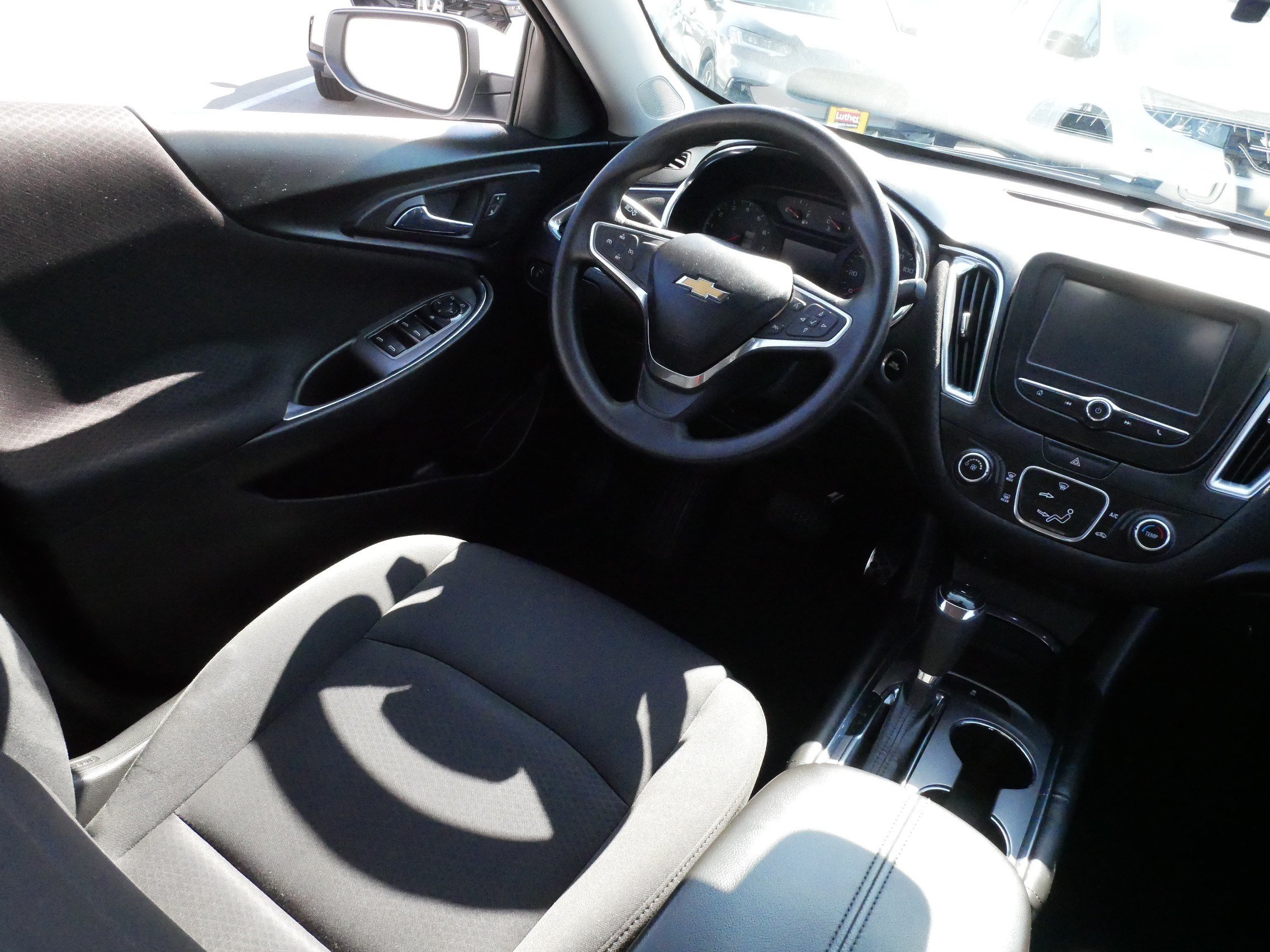 Used 2018 Chevrolet Malibu LT FWD image 9