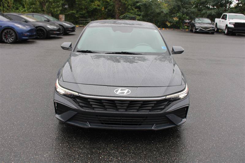 Used 2024 Hyundai Elantra SEL FWD image 3