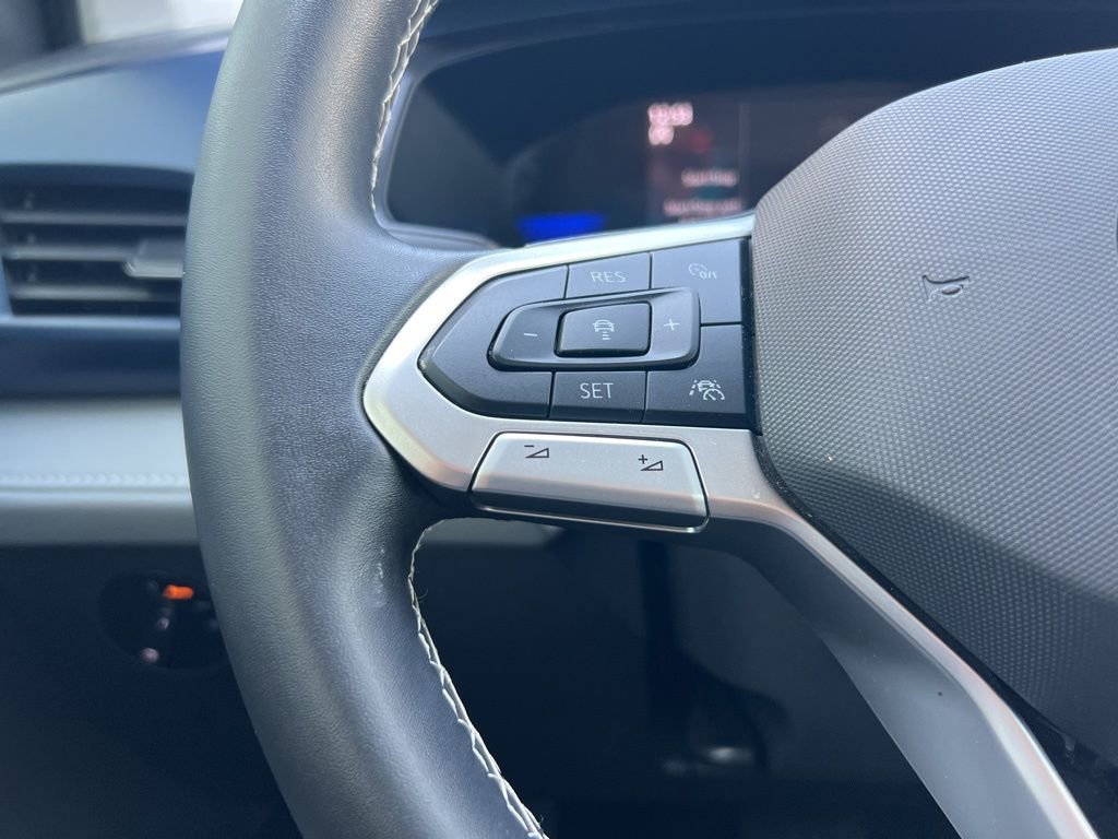 Used 2024 Volkswagen Taos SE image 36