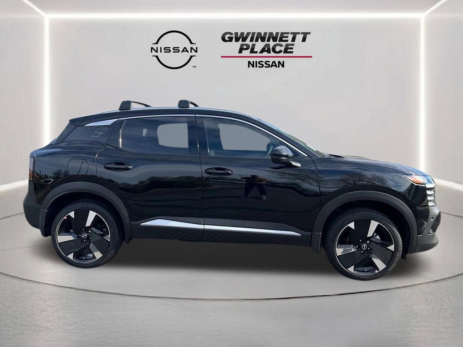 New 2026 Nissan Kicks SR w/ Cold Weather Package image 4