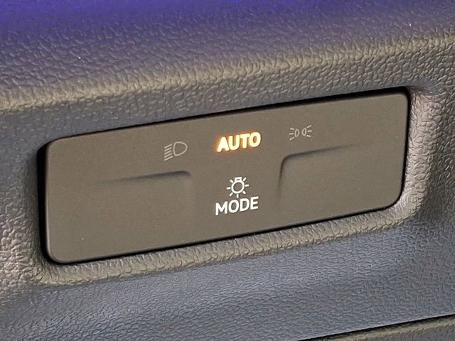 Used 2025 Volkswagen Tiguan SE w/ Panoramic Sunroof Package image 25