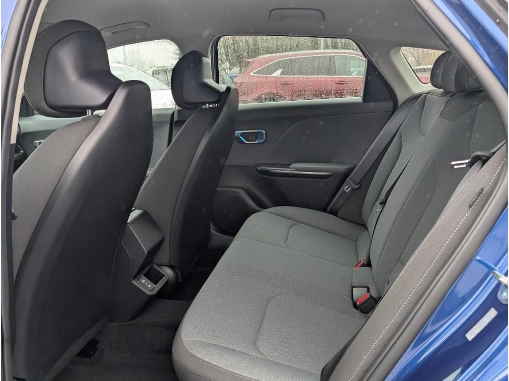 New 2025 Kia K4 LXS image 9