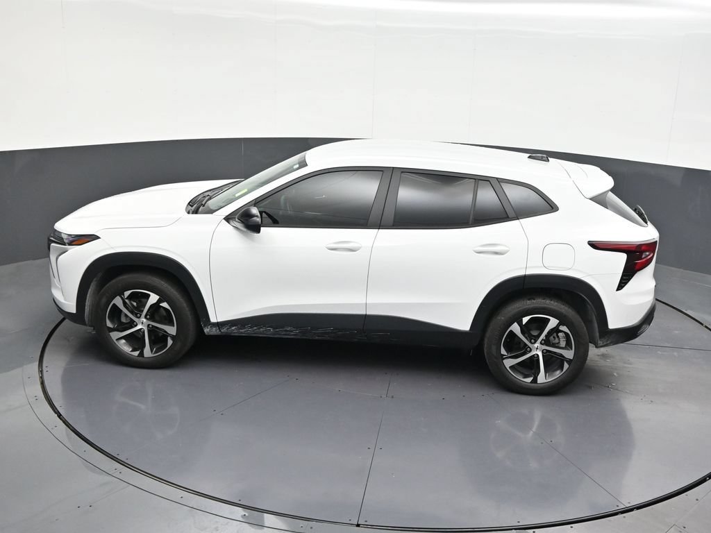 Used 2024 Chevrolet Trax RS FWD image 18