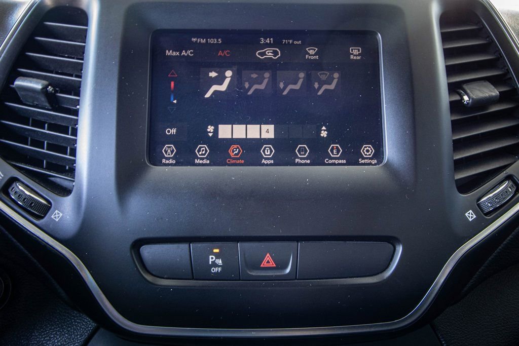 Used 2019 Jeep Cherokee Latitude Plus image 4