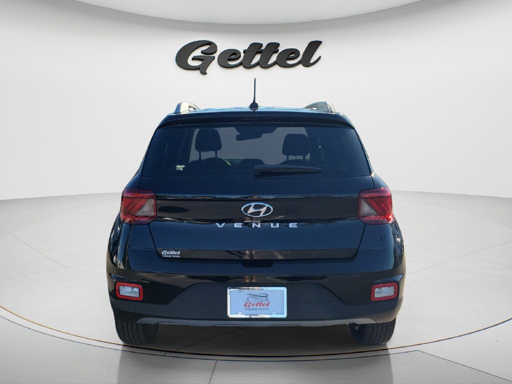 Used 2025 Hyundai Venue SEL FWD image 5
