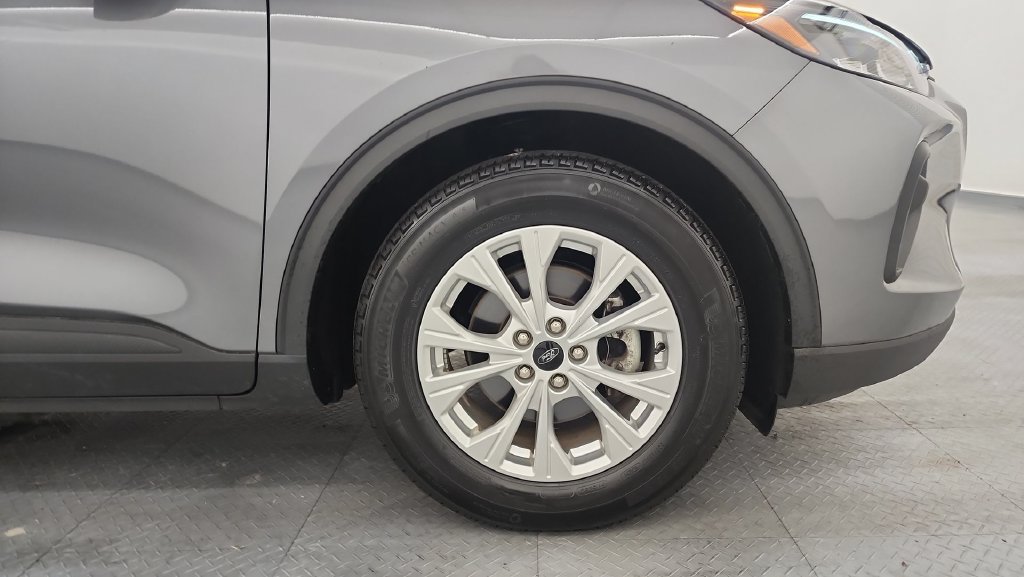 Used 2023 Ford Escape Active w/ Cold Weather Package FWD image 23
