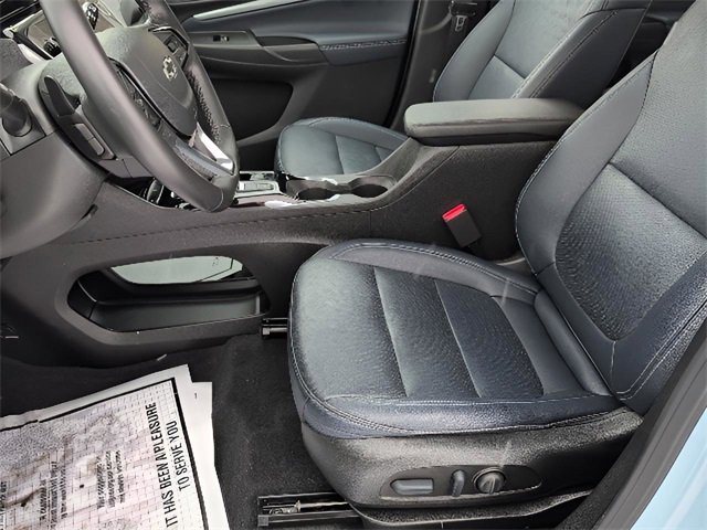 Used 2023 Chevrolet Bolt EUV LT w/ Convenience Package image 11